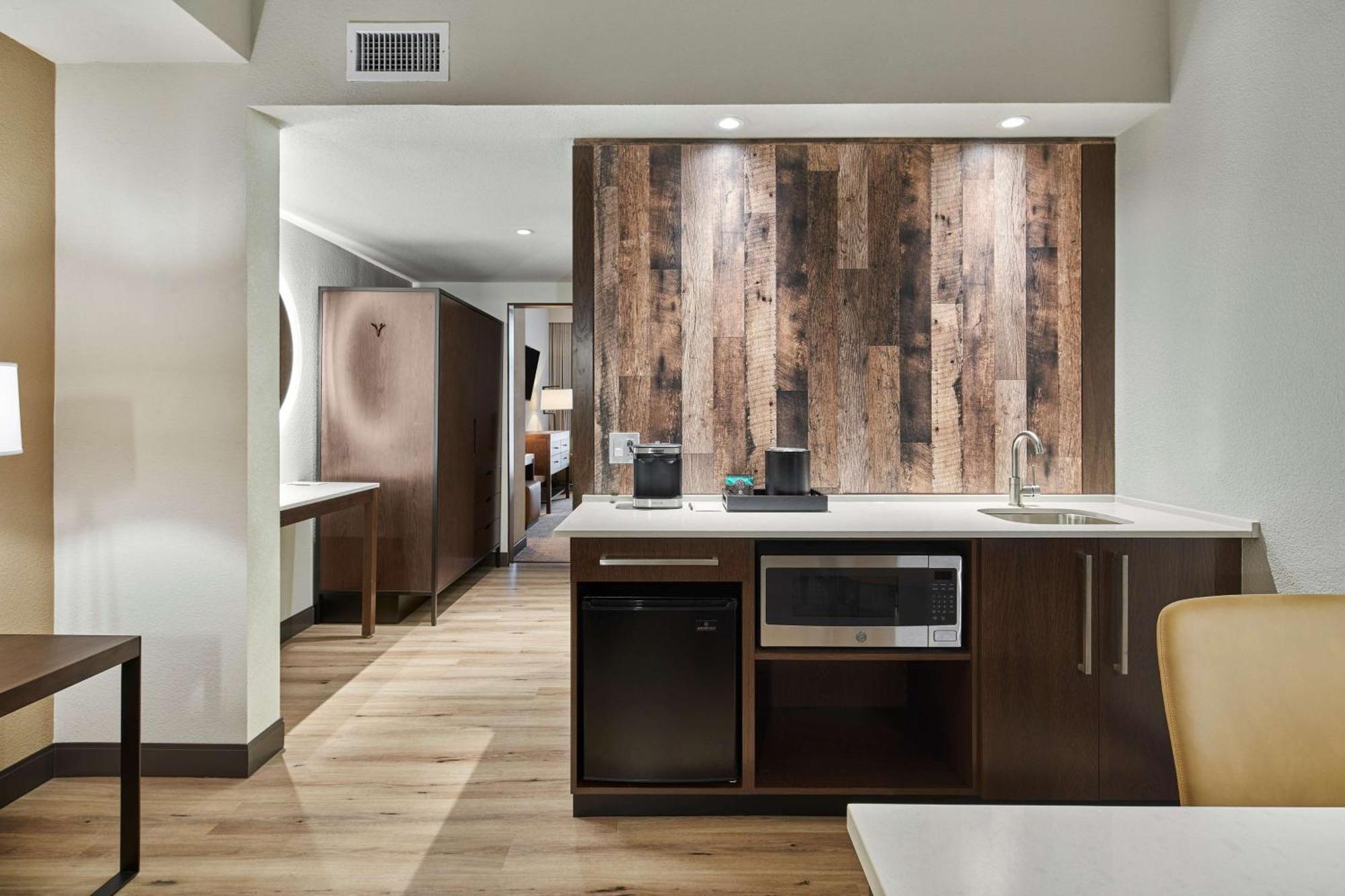 Embassy Suites By Hilton Nashville Downtown Екстериор снимка