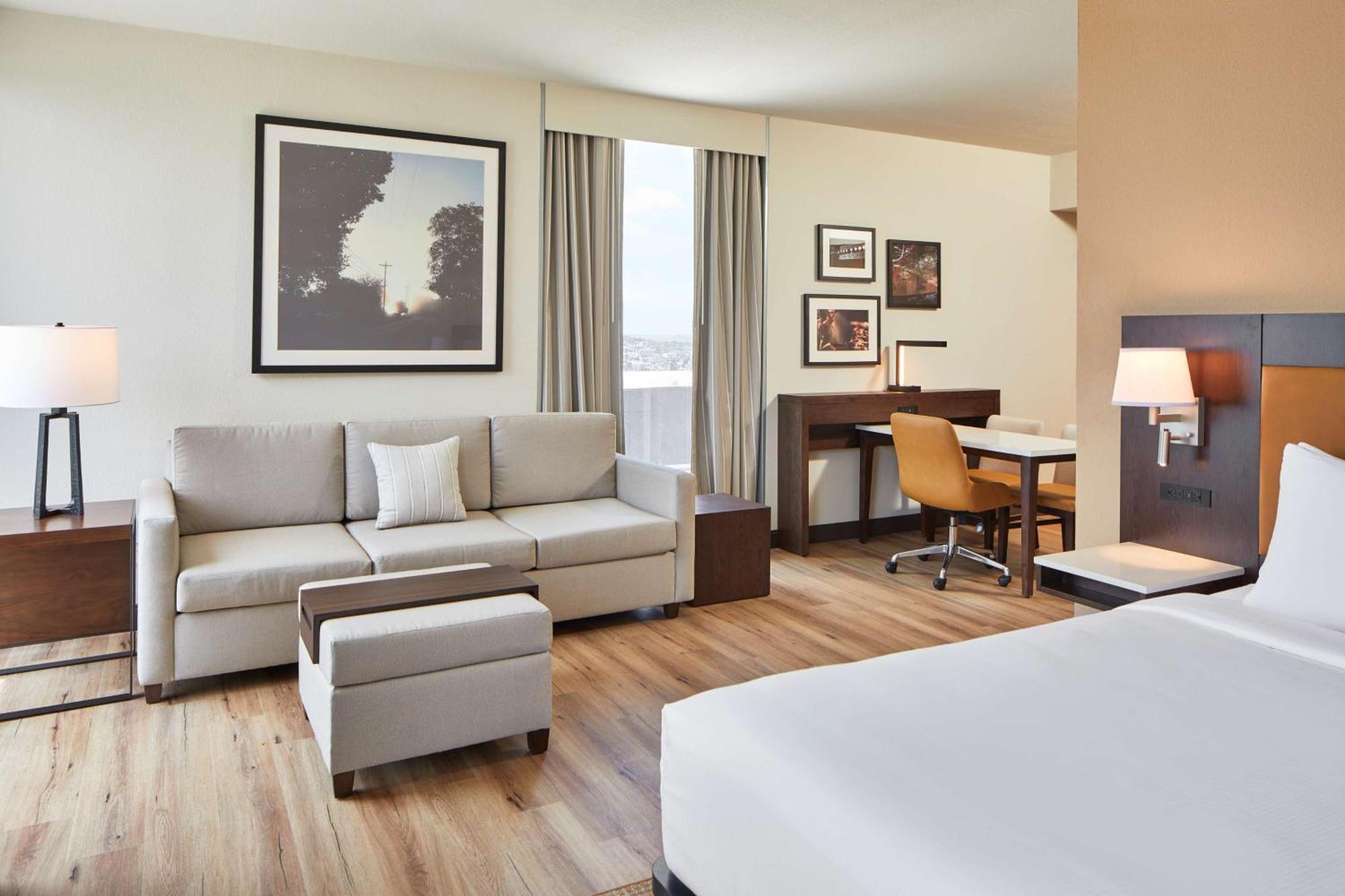 Embassy Suites By Hilton Nashville Downtown Екстериор снимка