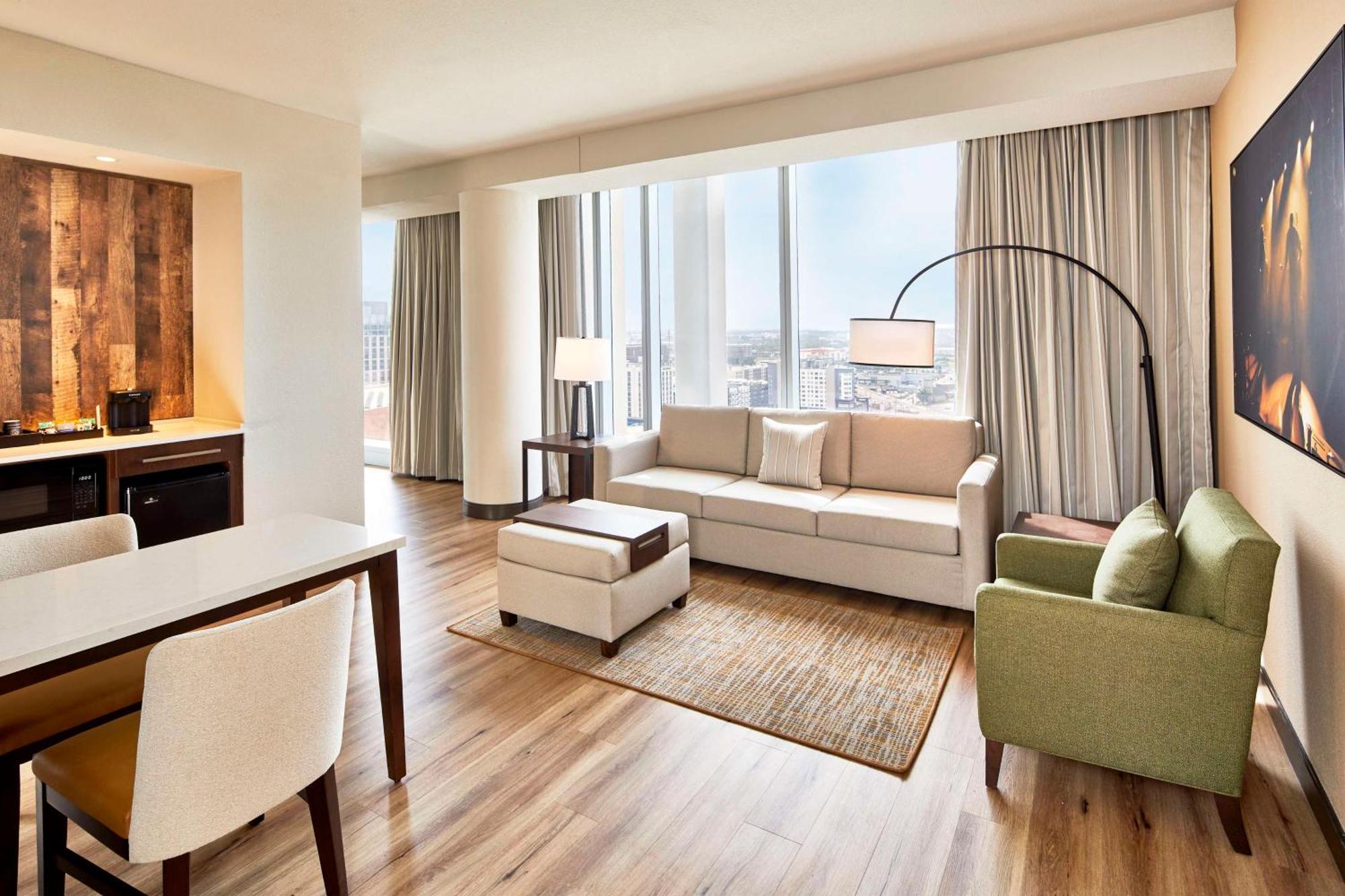 Embassy Suites By Hilton Nashville Downtown Екстериор снимка