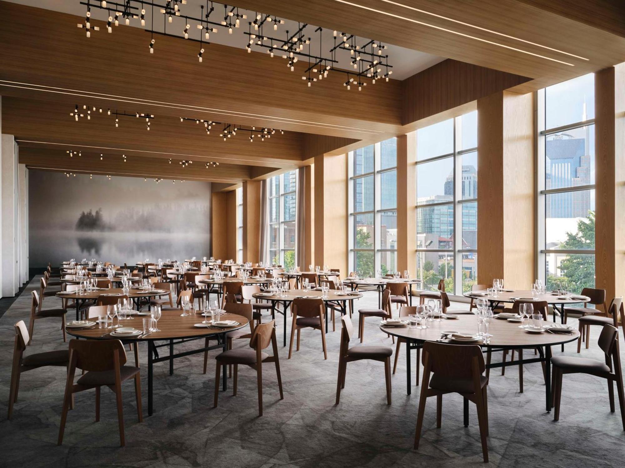 Embassy Suites By Hilton Nashville Downtown Екстериор снимка